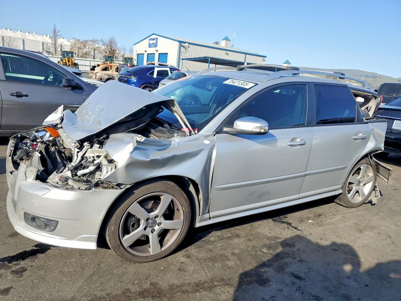 2011 Volvo V50, VIN YV1672MW7B2602007 — Front end