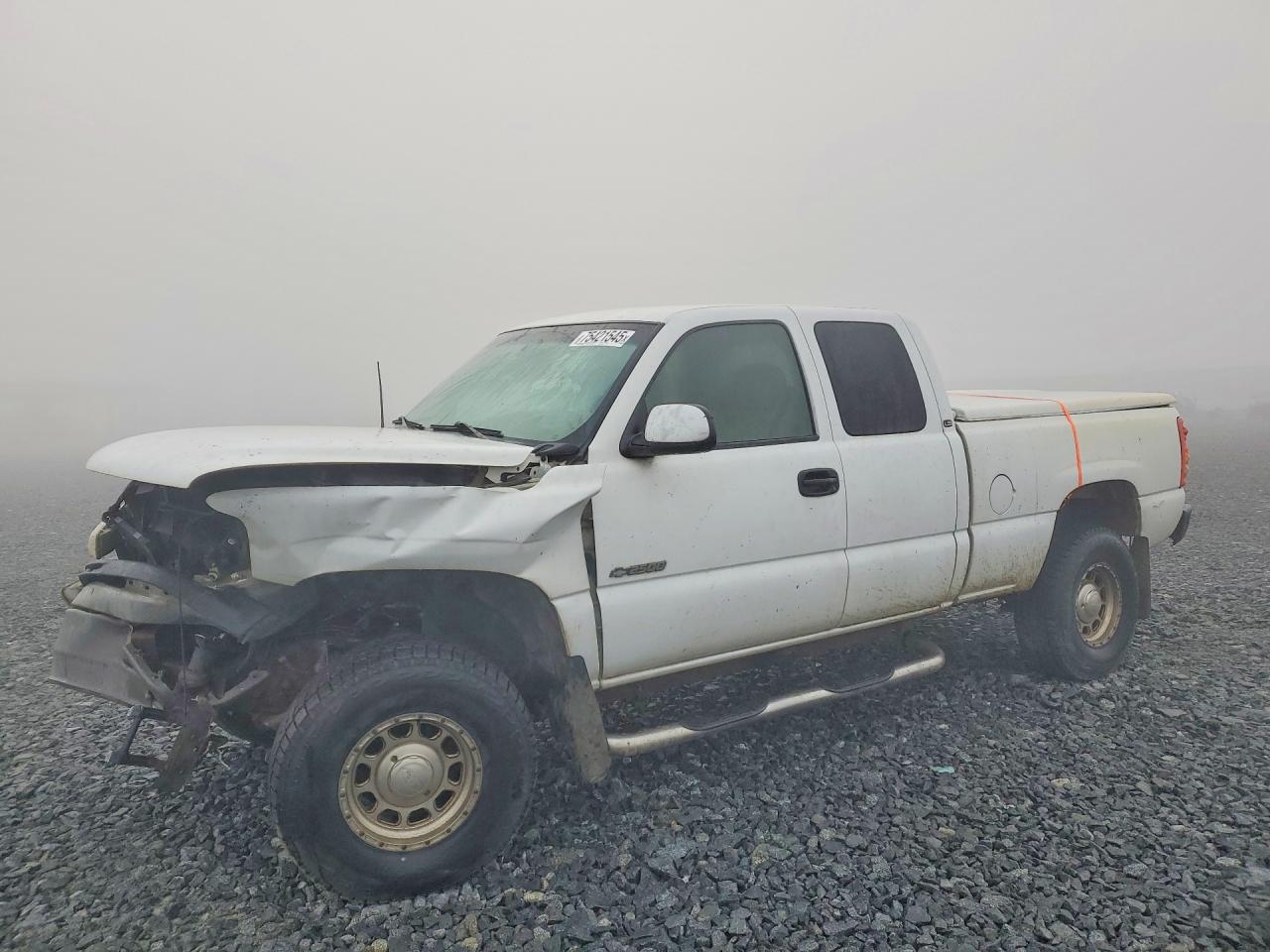 2002 Chevrolet Silverado 2500 LS, VIN 1GCGK29U52Z191150 — Front end