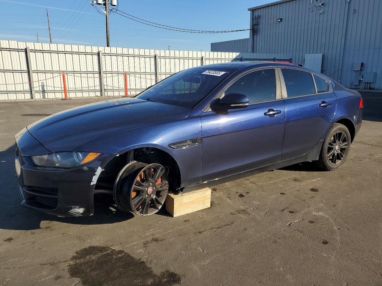 2018 Jaguar XE 25t Premium, VIN SAJAD4FX7JCP34401 — Front end
