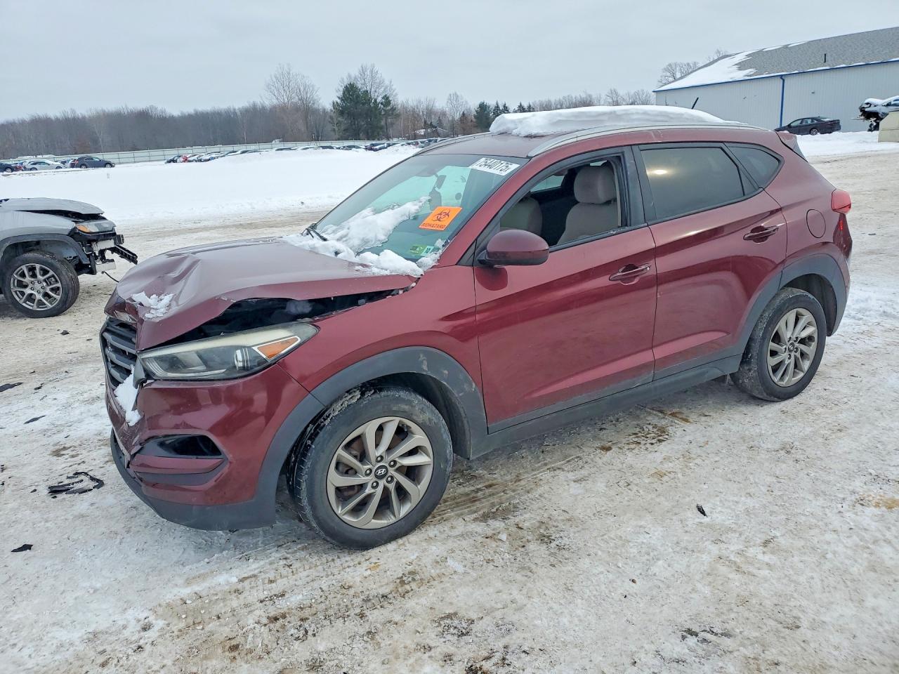 2016 Hyundai Tucson SE, VIN KM8J3CA46GU139501 — Front end