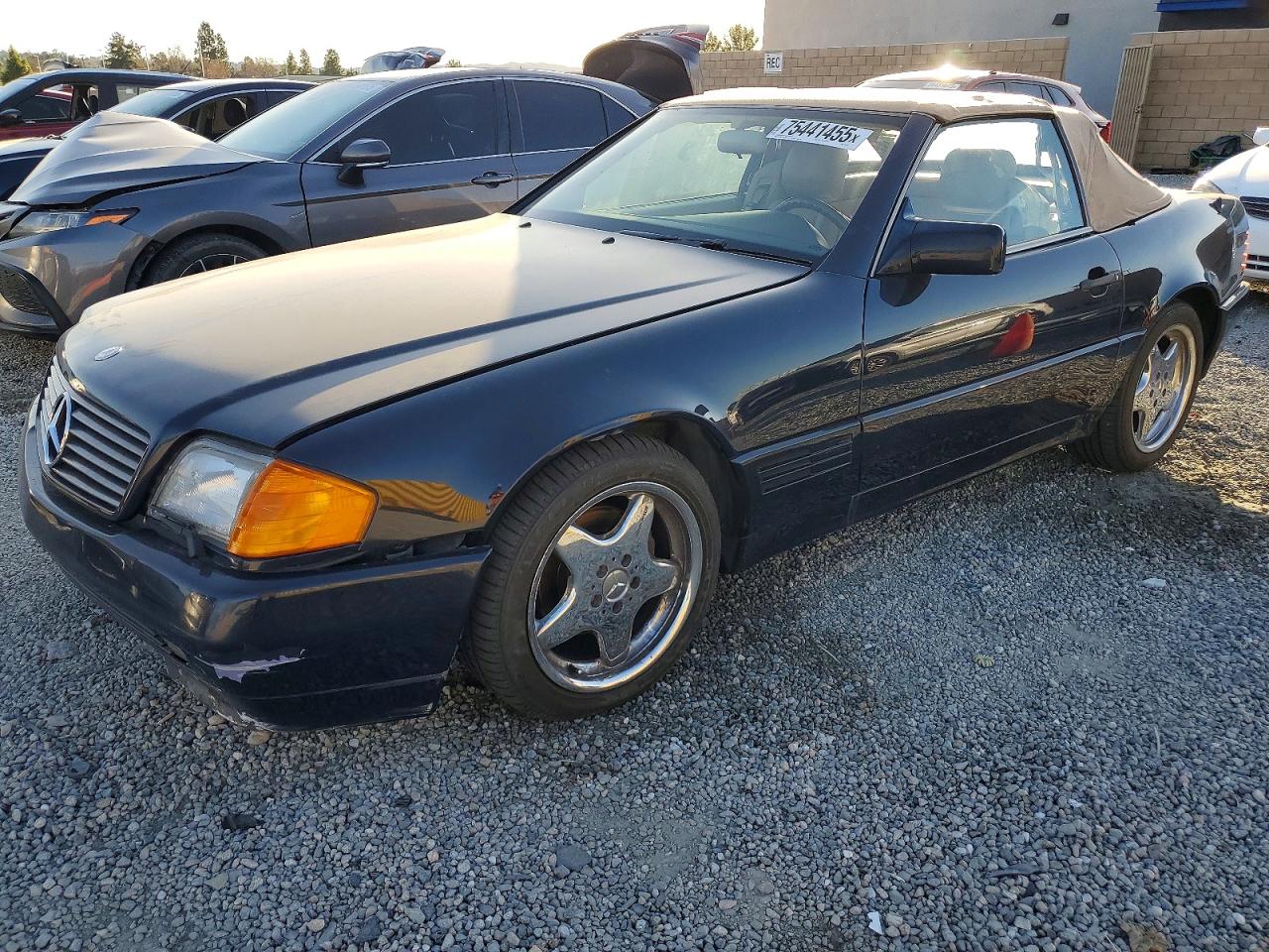 1992 Mercedes-Benz 500, VIN WDBFA66E3NF052626 — Front end