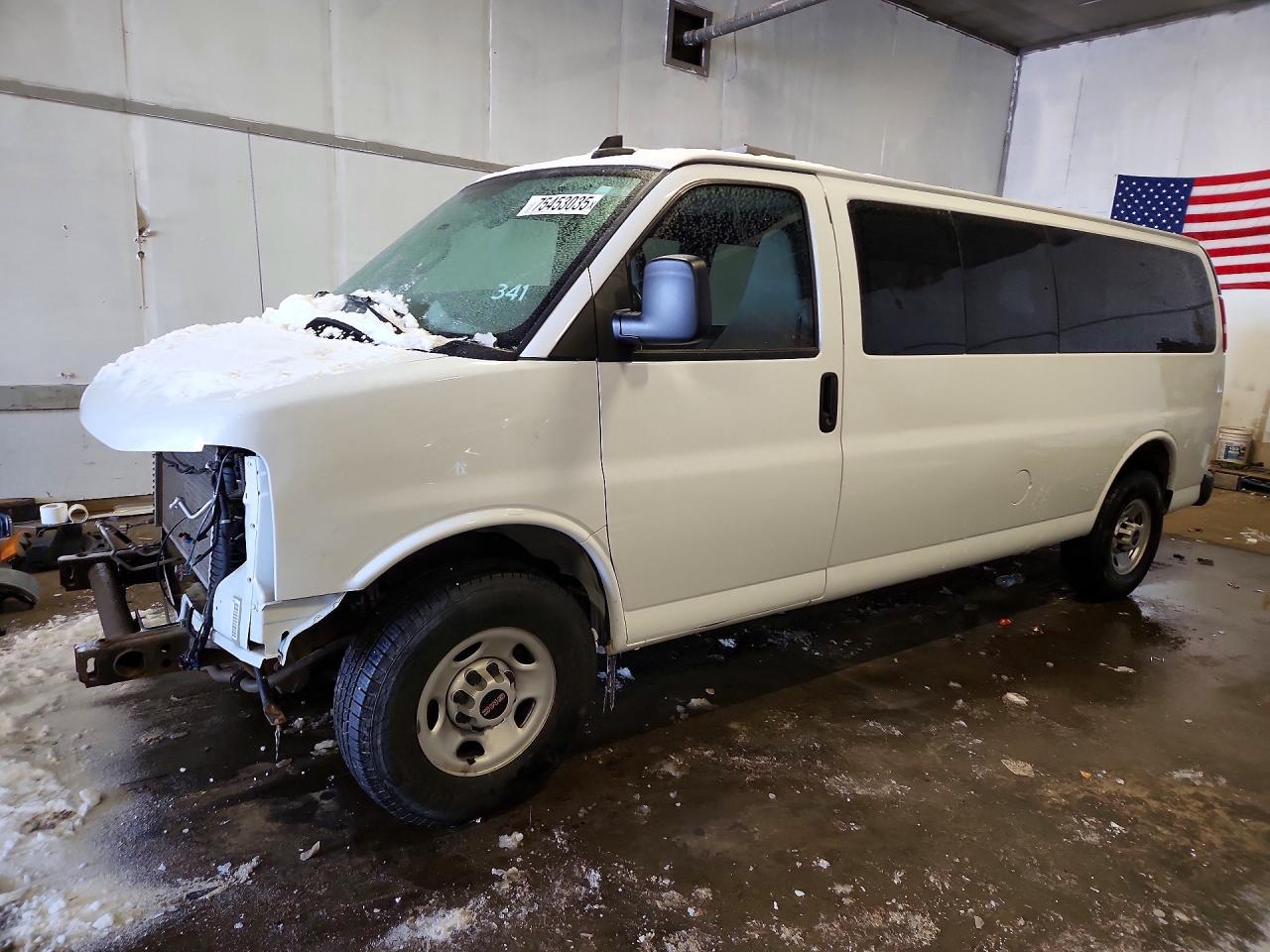 2023 GMC Savana, VIN 1GJZ7NF79P1225454 — Перед