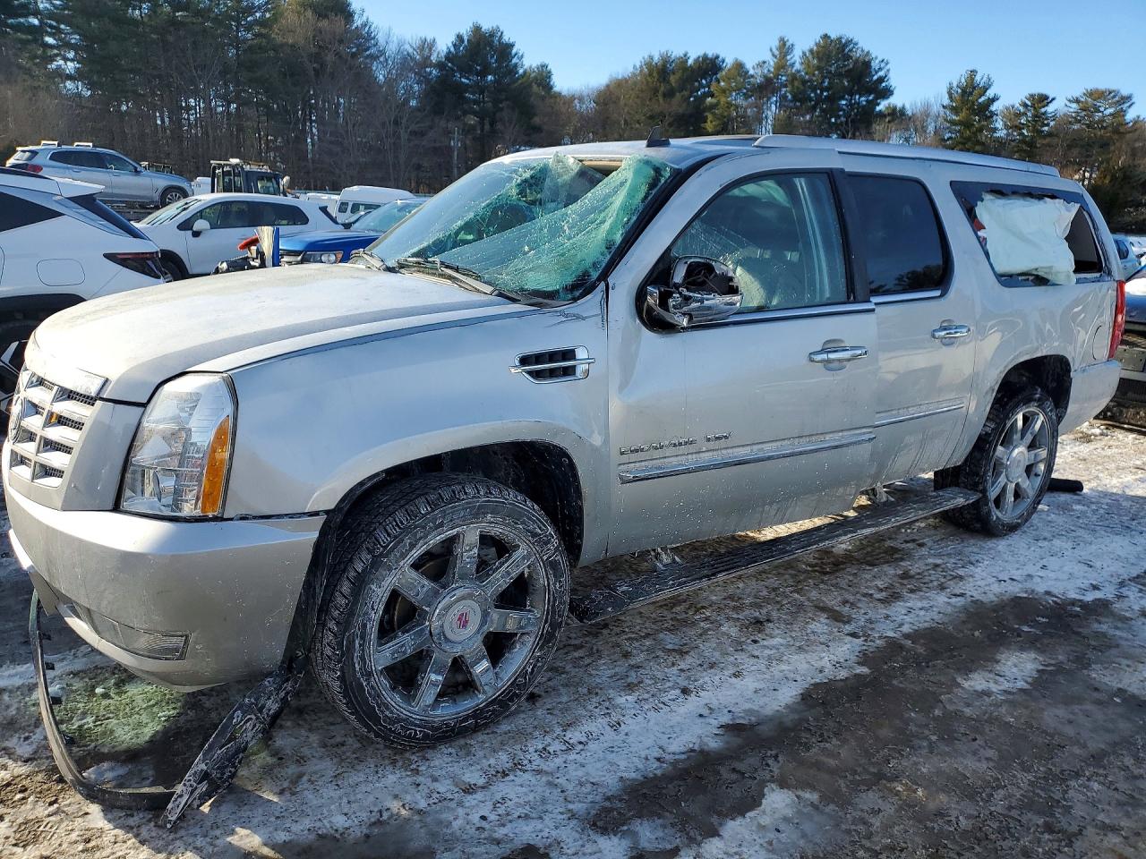 2011 Cadillac Escalade ESV Premium, VIN 1GYS4JEF6BR104677 — Rollover