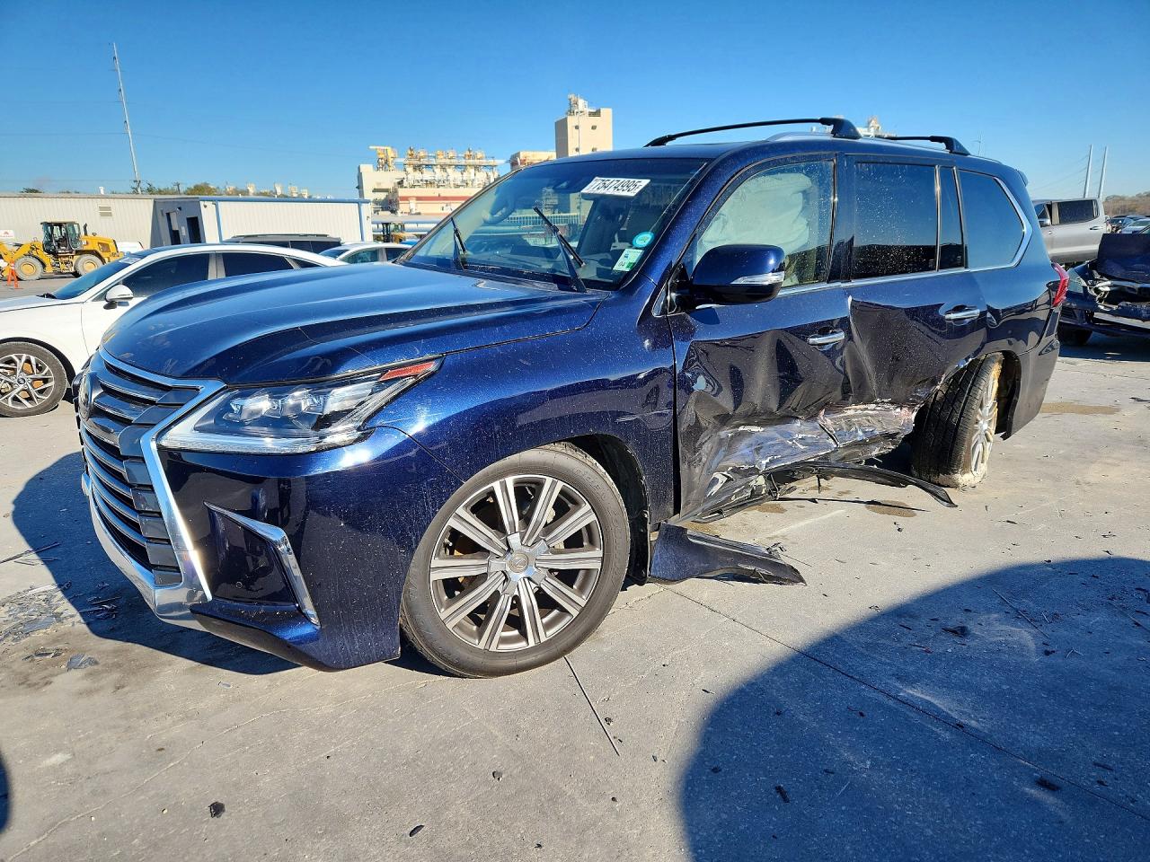 2017 Lexus LX 570, VIN JTJHY7AX6H4245600 — Side