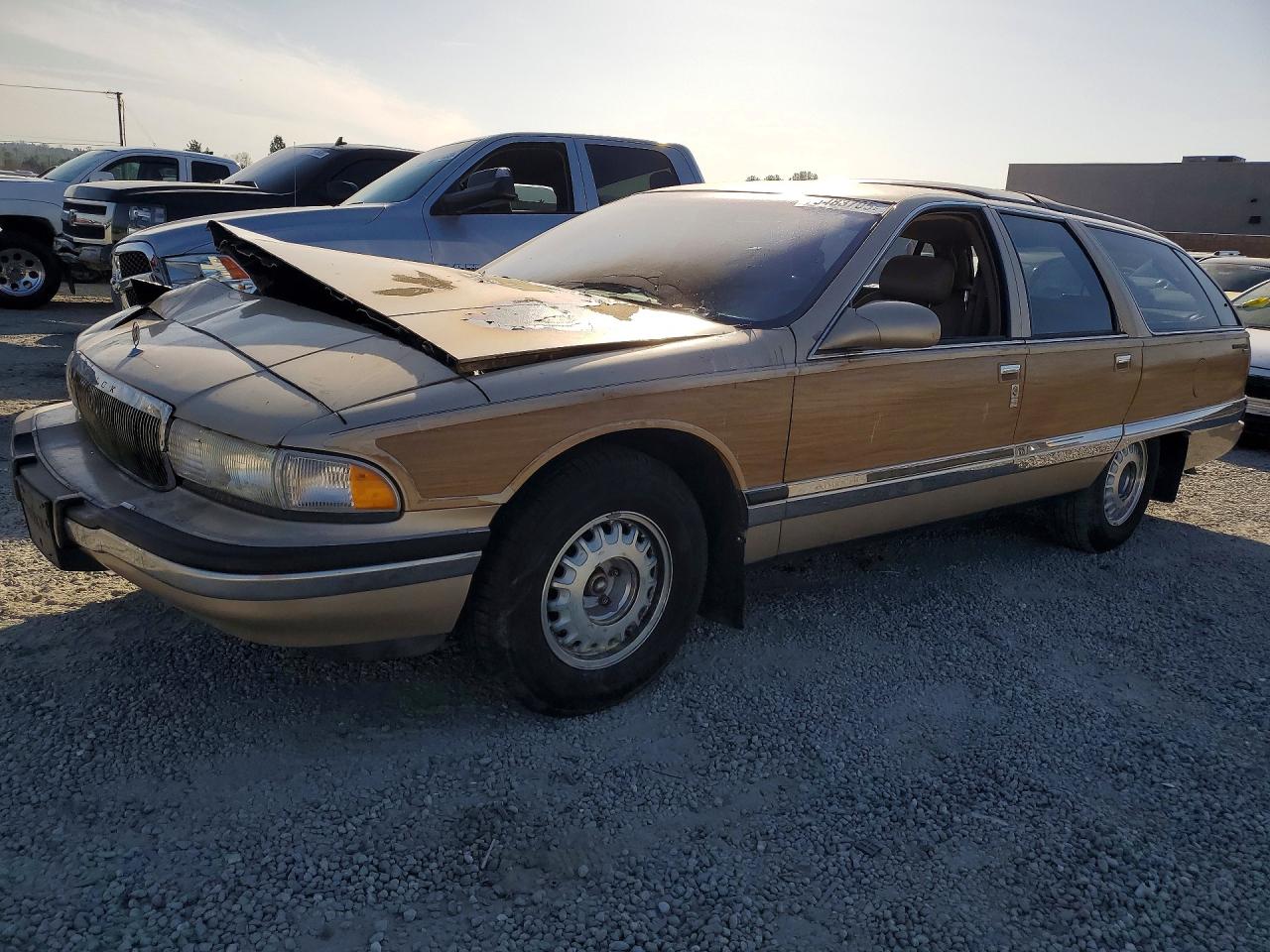 1995 Buick Roadmaster Estate, VIN 1G4BR82P9SR403718 — Engine fire
