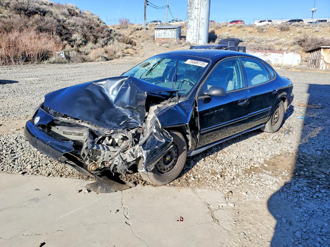 1999 Ford Taurus SE, VIN 1FAFP53UXXG229925 — Front end