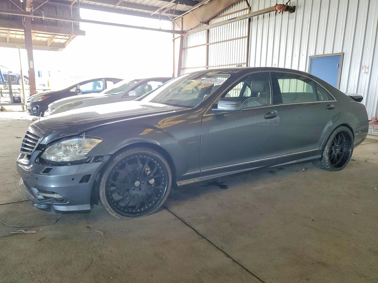 2010 Mercedes-Benz S 400, VIN WDDNG9FB3AA293960 — Front end