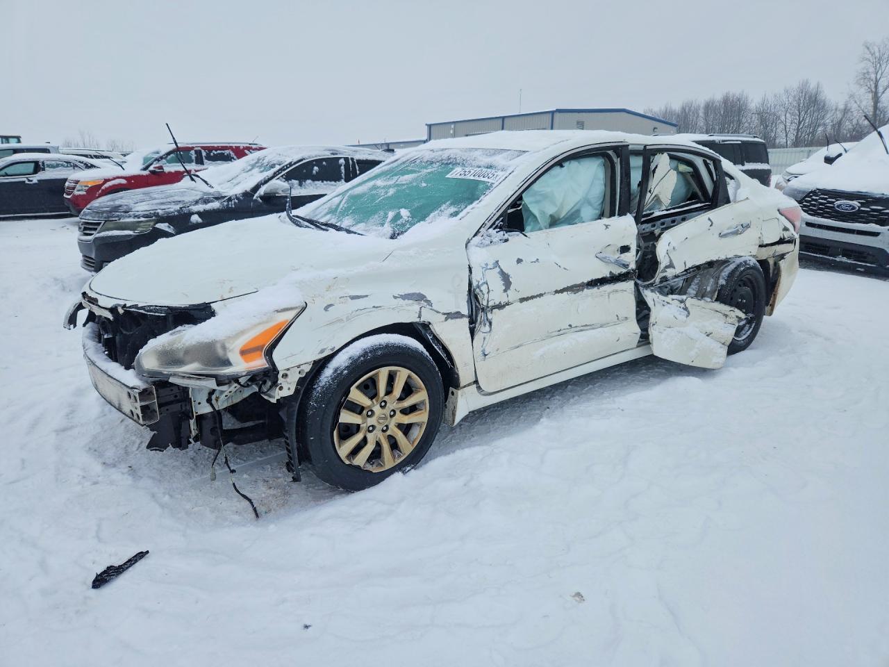 2015 Nissan Altima 2.5, VIN 1N4AL3APXFC496348 — Бок