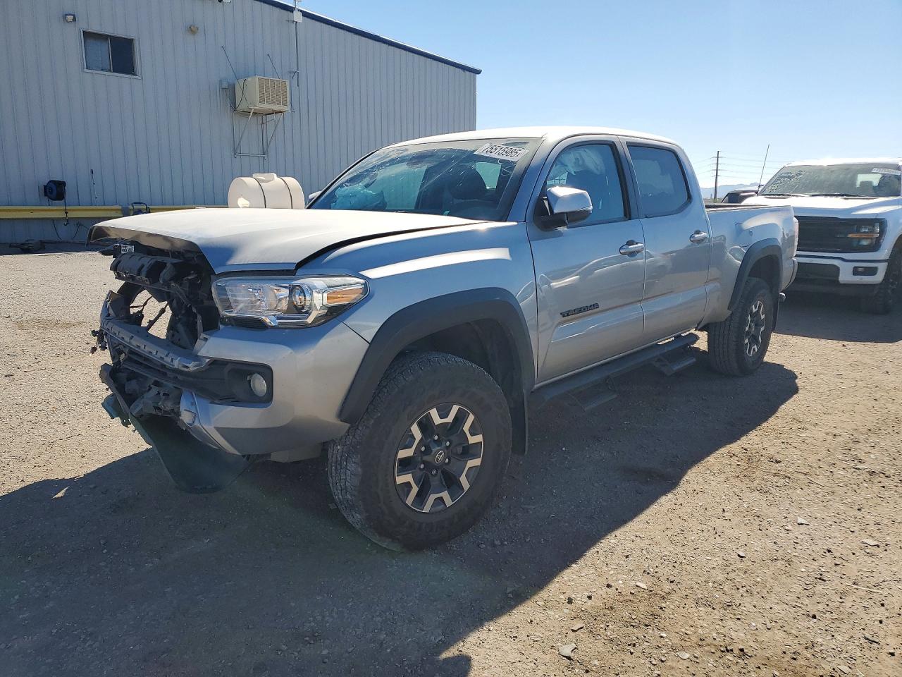 2021 Toyota Tacoma SR5, VIN 3TMDZ5BN5MM115273 — Front end