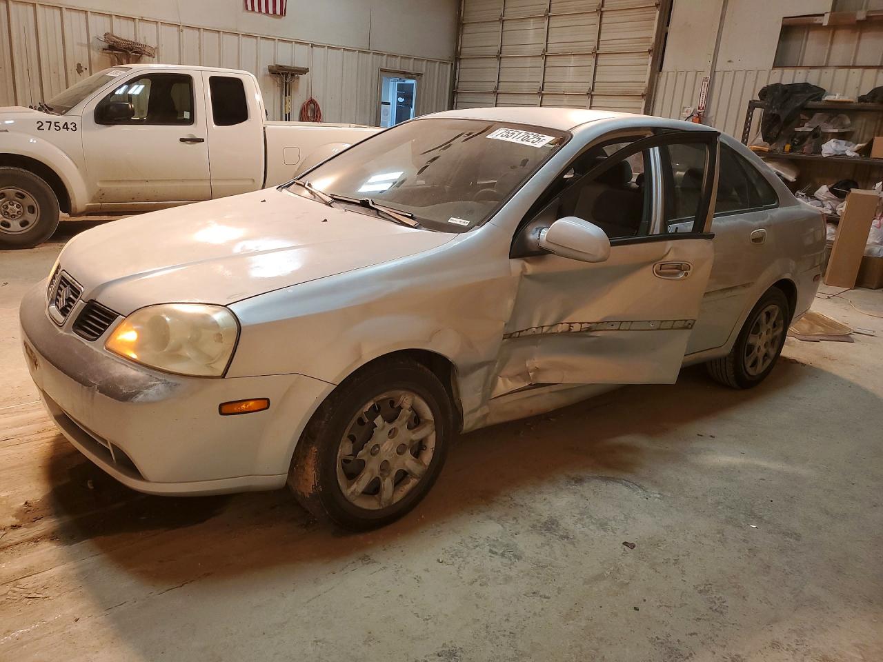 2004 Suzuki Forenza S, VIN KL5JD52Z14K048088 — Бок