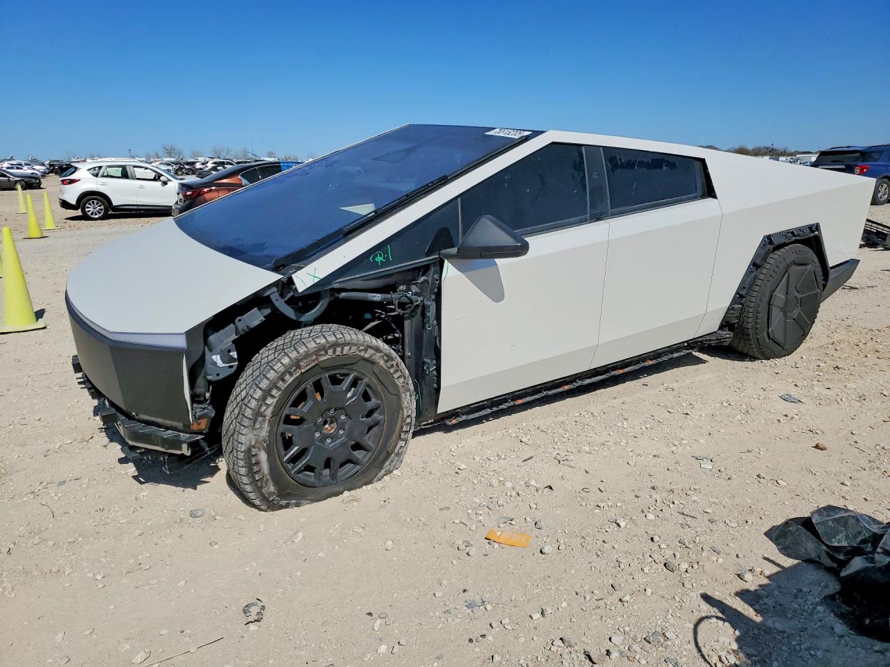 2025 Tesla Cybertruck, VIN 7G2CEHED7SA060090 — Front end