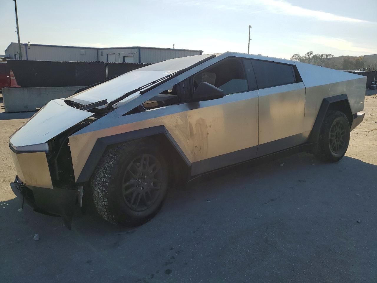 2025 Tesla Cybertruck, VIN 7G2CEHED4SA080801 — Front end