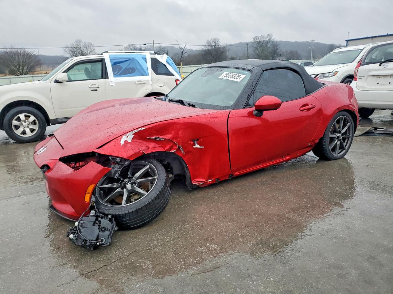 2016 Mazda MX-5 Miata Grand Touring, VIN JM1NDAD71G0114168 — Front end