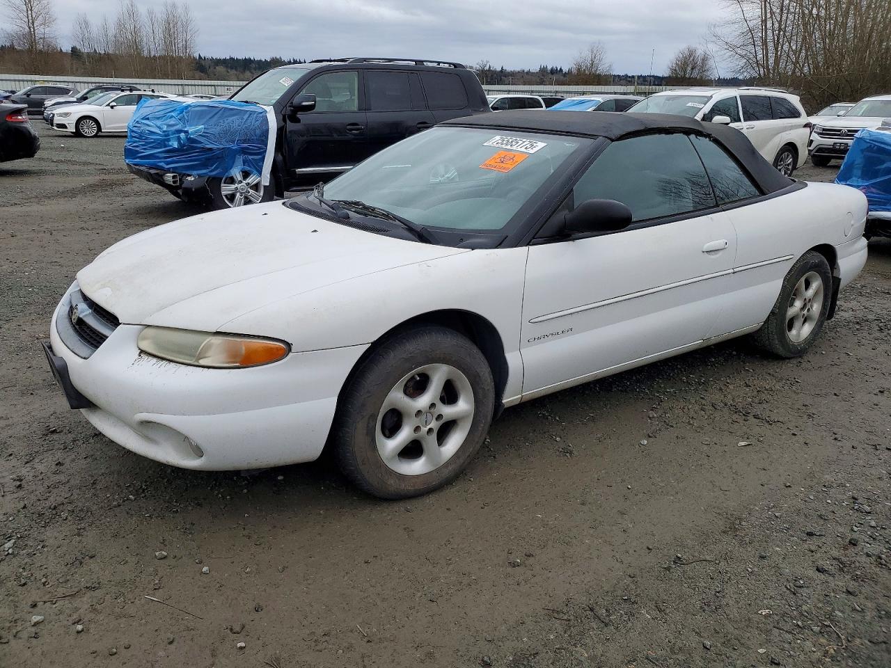 1997 Chrysler Sebring JX, VIN 3C3EL45H0VT559517 — Вандализм