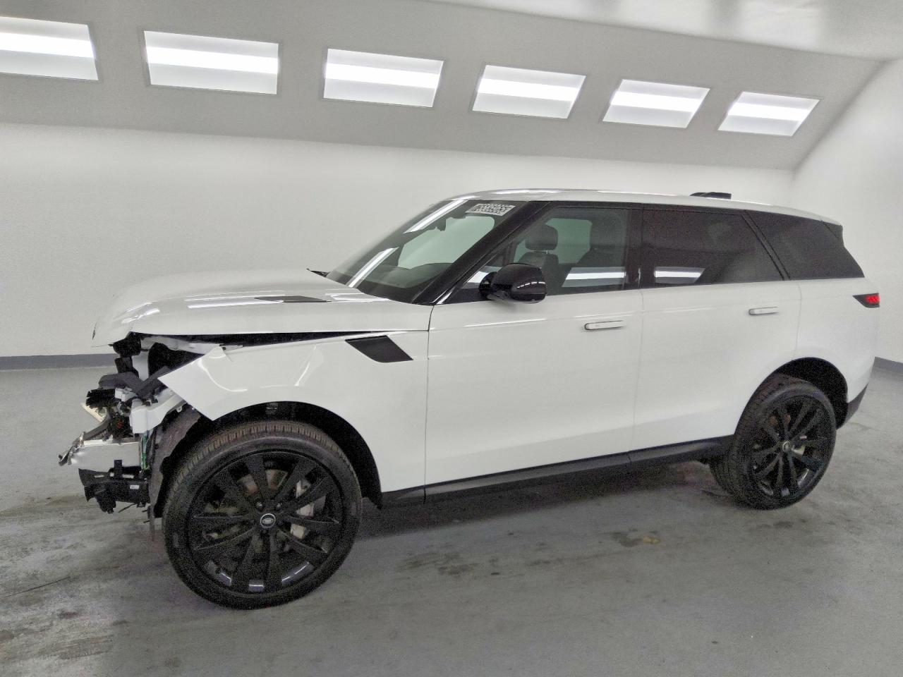 2025 Land Rover Range Rover Sport SE, VIN SAL1P9EU9SA447822 — Front end