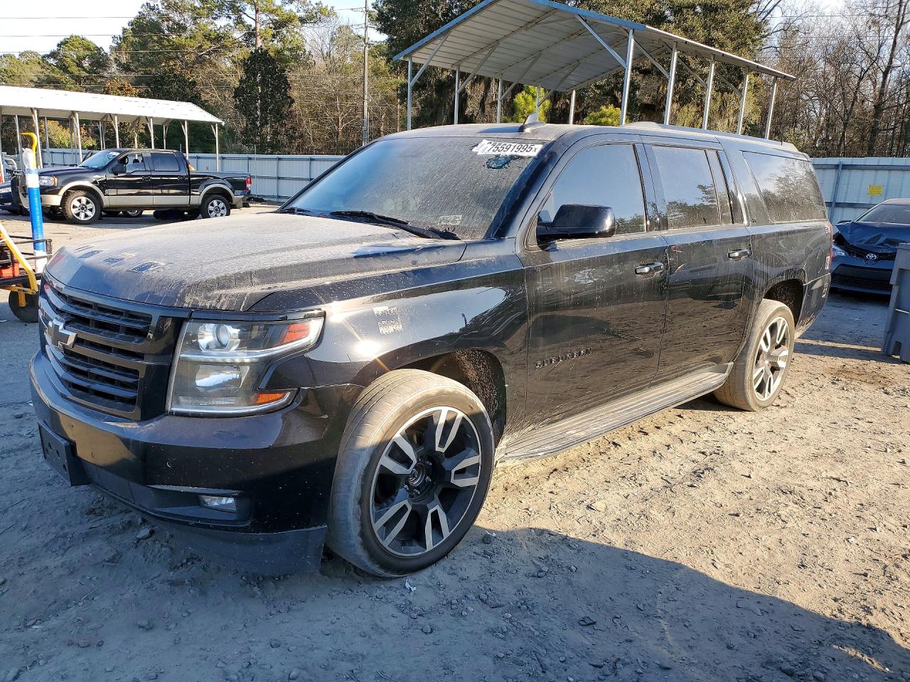 2020 Chevrolet Suburban LT, VIN 1GNSKHKC8LR101352 — Minor dents and scratches