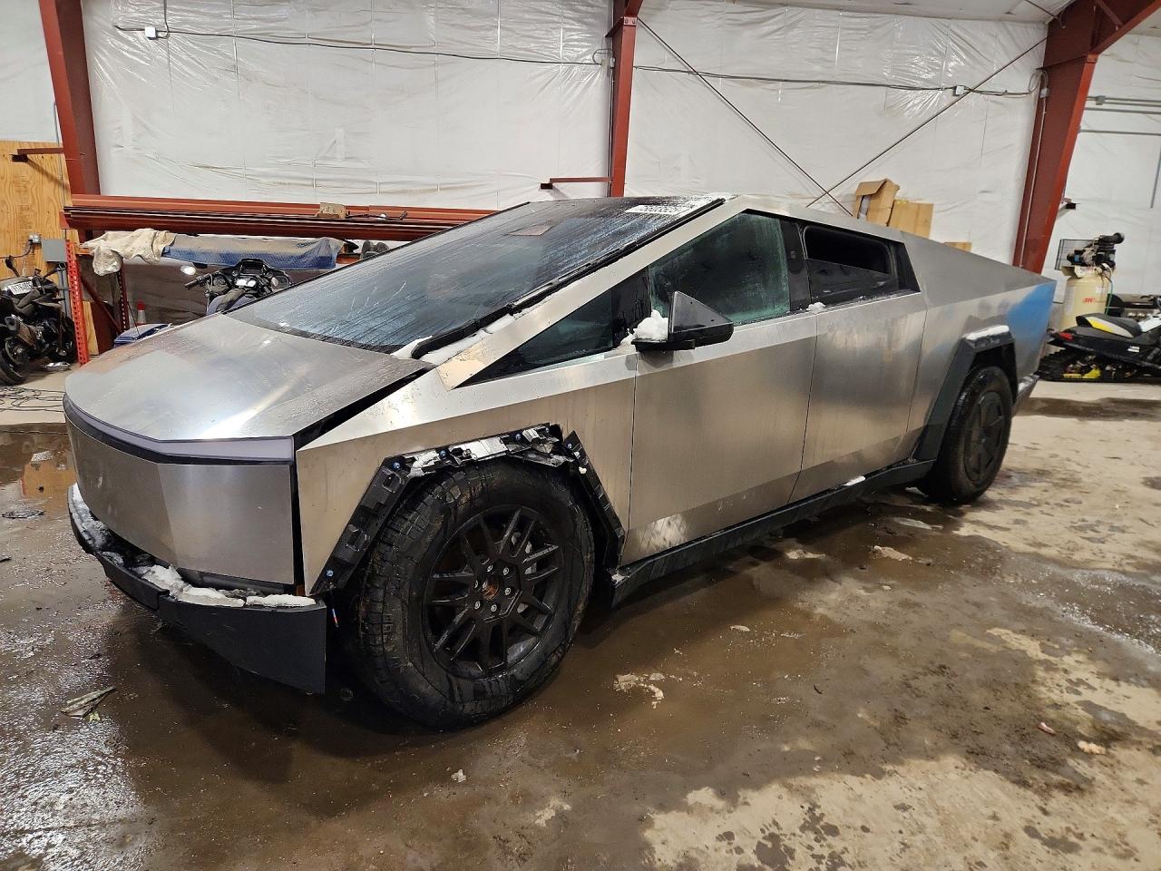 2024 Tesla Cybertruck, VIN 7G2CEHED1RA048396 — Front end