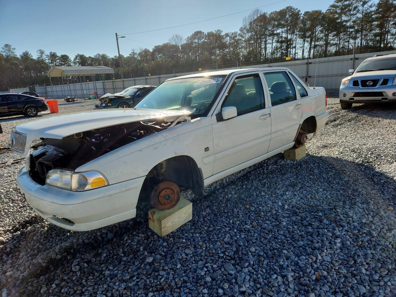 2000 Volvo S70, VIN YV1LS61J0Y2668666 — Вандализм