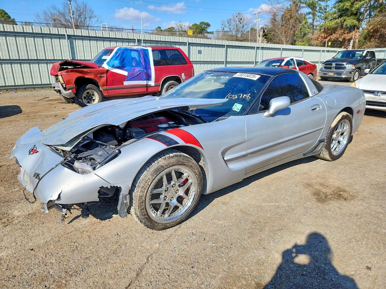 2000 Chevrolet Corvette, VIN 1G1YY22G6Y5102718 — Front end