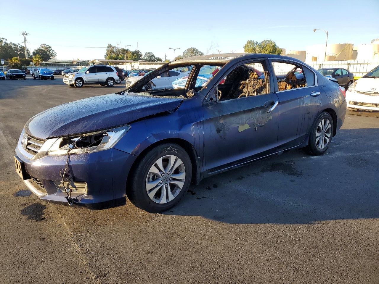 2014 Honda Accord LX, VIN 1HGCR2F37EA070016 — Пожар в салоне