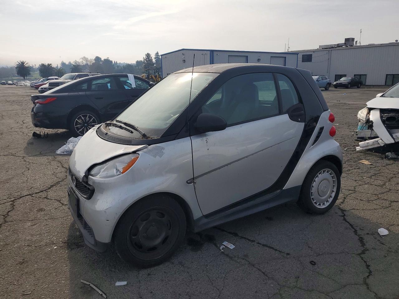 2013 Smart fortwo Pure, VIN WMEEJ3BA1DK687060 — Vandalism