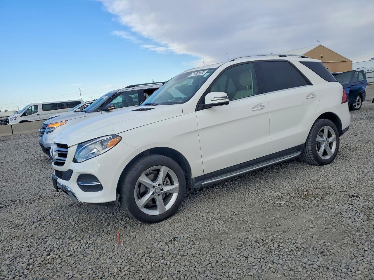 2016 Mercedes-Benz GLE 350, VIN 4JGDA5HB4GA802536 — Front end
