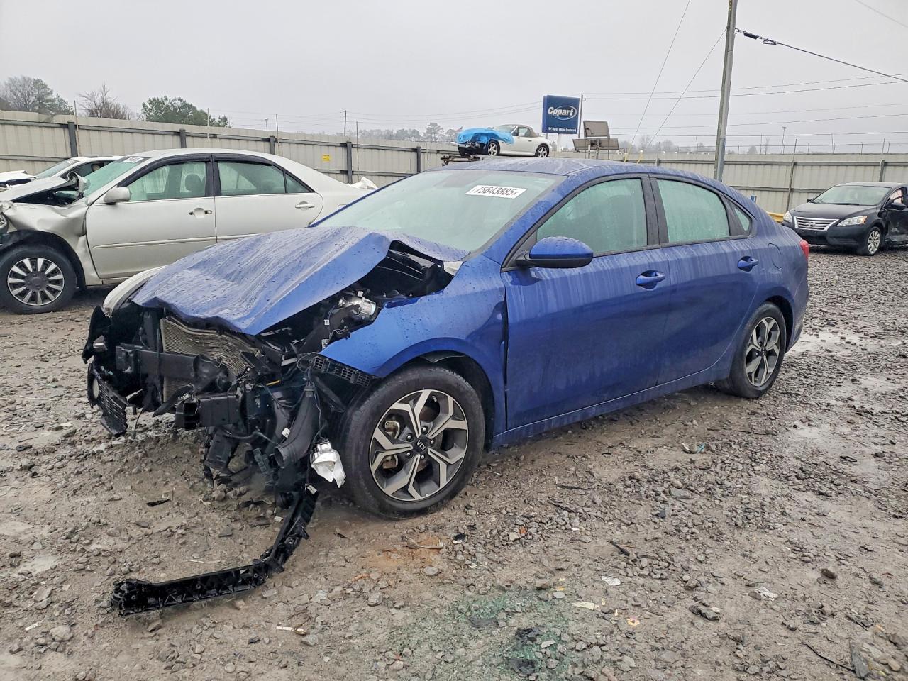 2021 Kia Forte LXS, VIN 3KPF24AD4ME360494 — Front end