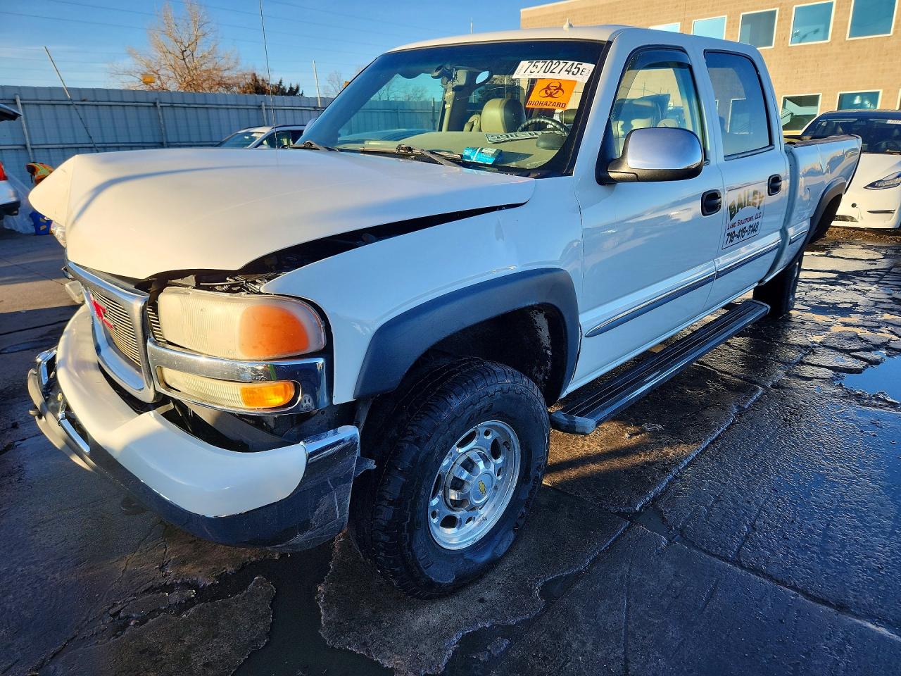 2002 GMC Sierra 1500HD SLE, VIN 1GTGK13U82F122117 — Rear end
