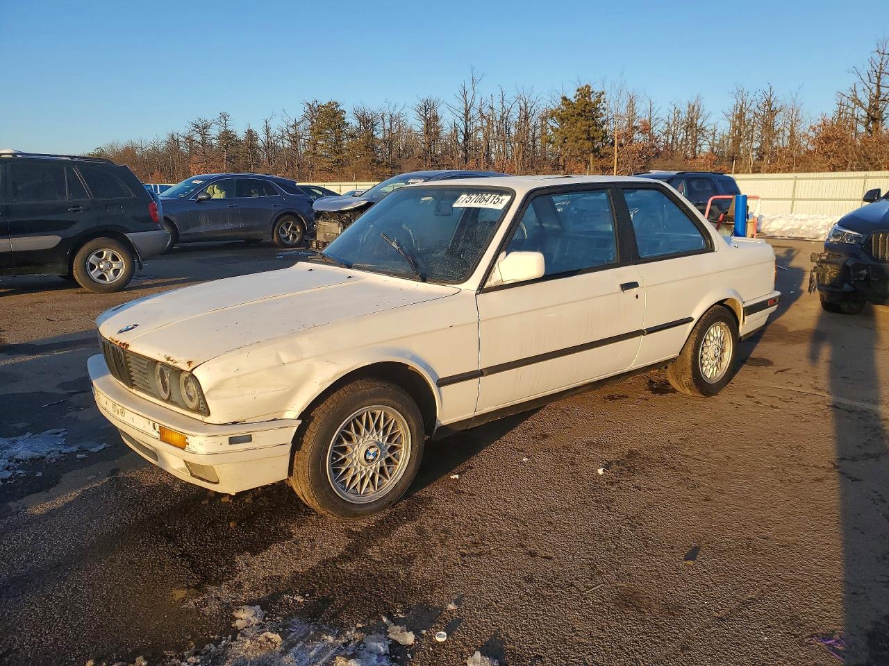 1991 BMW 318, VIN WBAAF9310MEE70520 — Minor dents and scratches