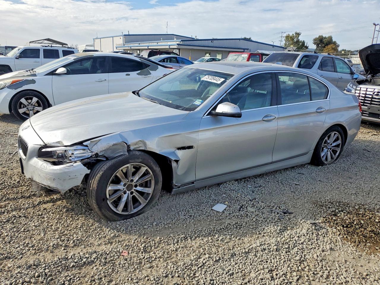 2016 BMW 5 Series 528i, VIN WBA5A5C58GG350319 — Front end
