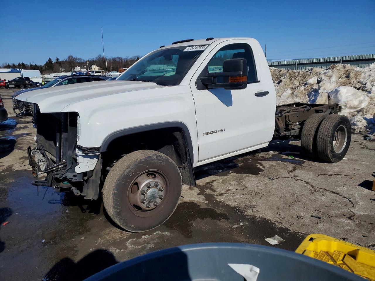 2018 GMC Sierra 3500, VIN 1GD32VCG5JZ174829 — Front end
