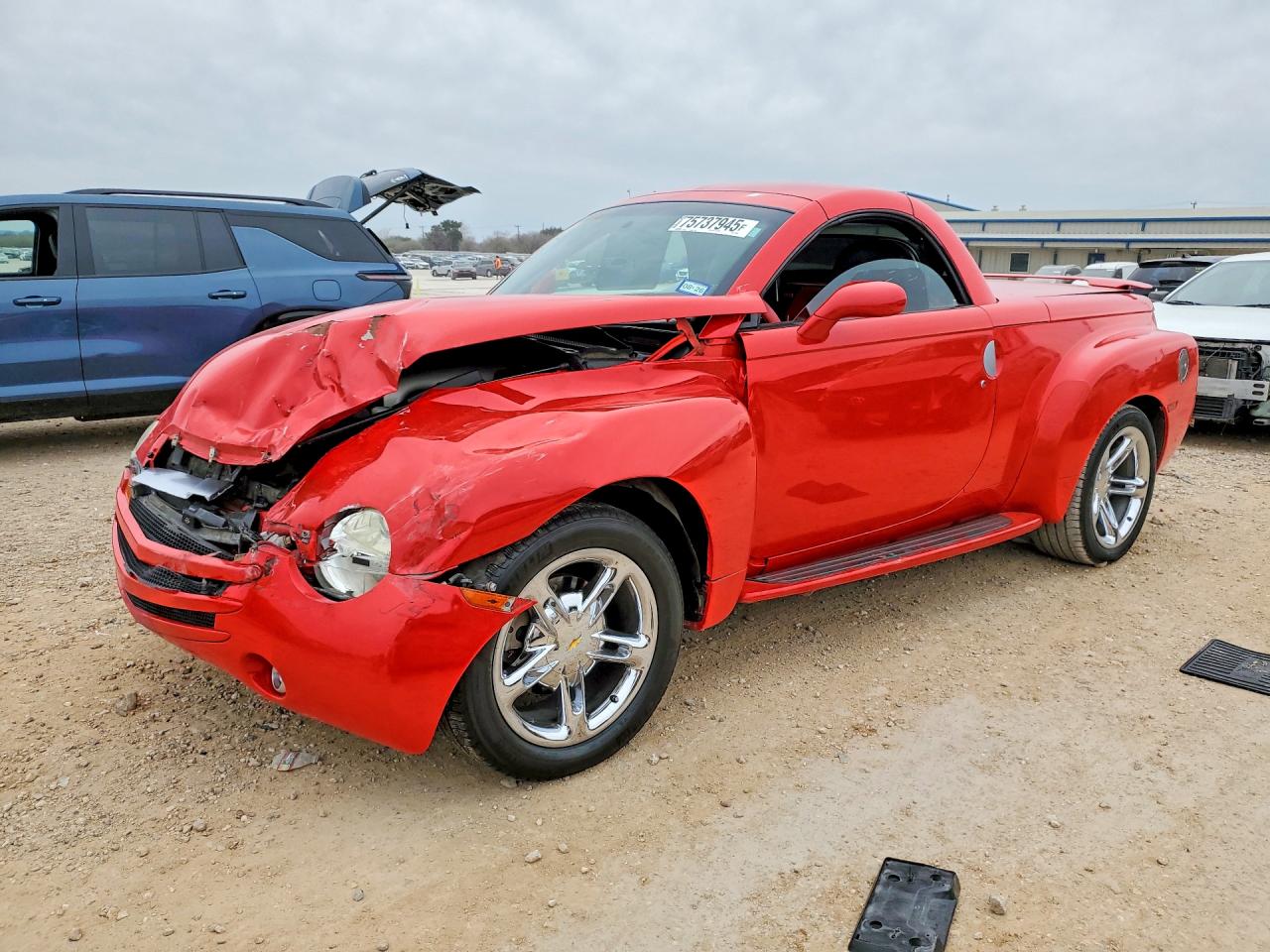 2005 Chevrolet SSR LS, VIN 1GCES14H45B115850 — Front end
