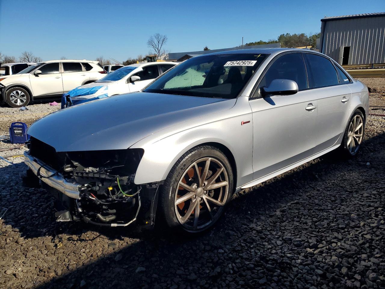 2016 Audi S4 Premium Plus, VIN WAUBGAFL3GA009403 — Вандализм
