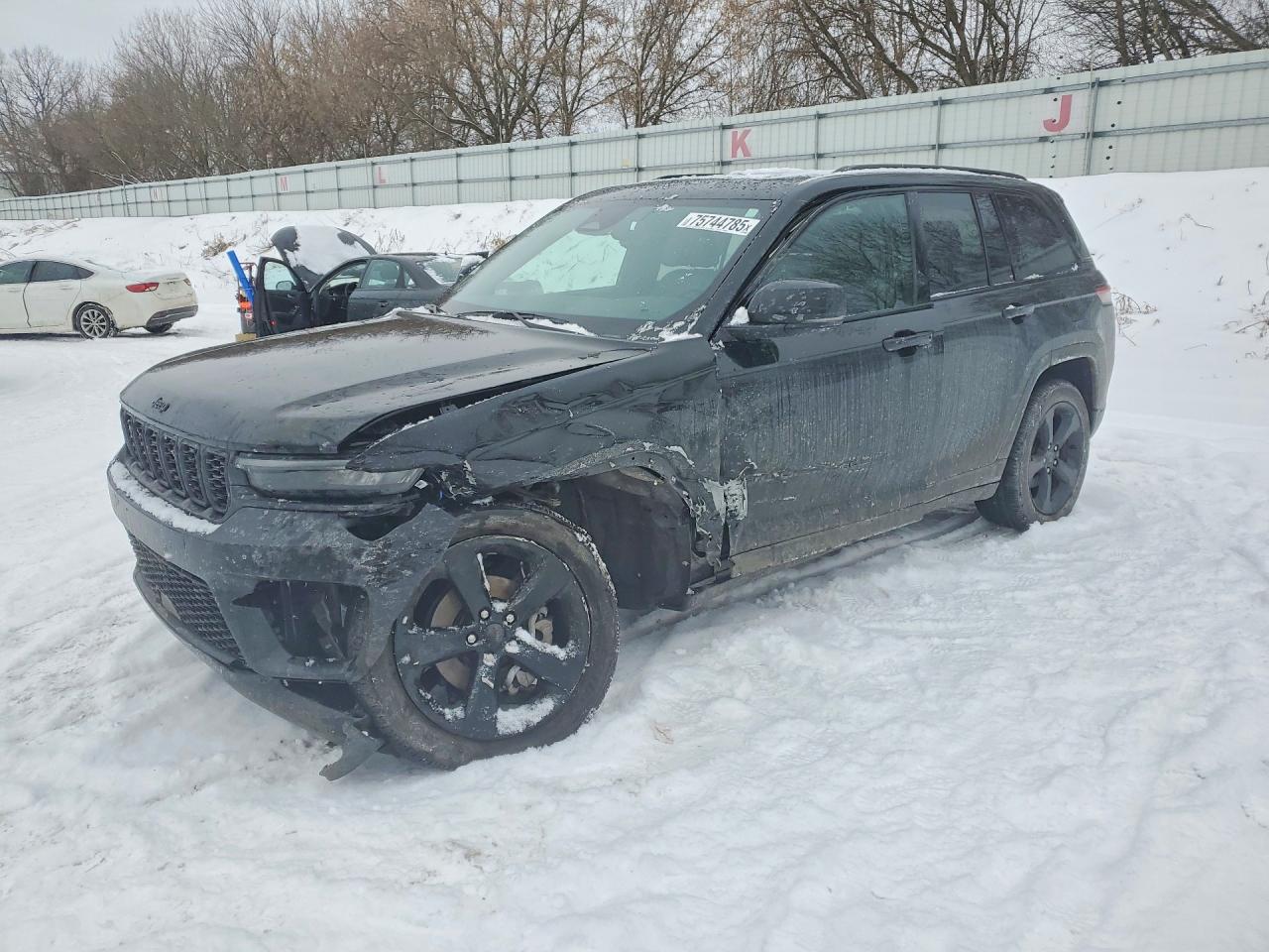 2024 Jeep Grand Cherokee Altitude X, VIN 1C4RJHAG9RC247141 — Front end