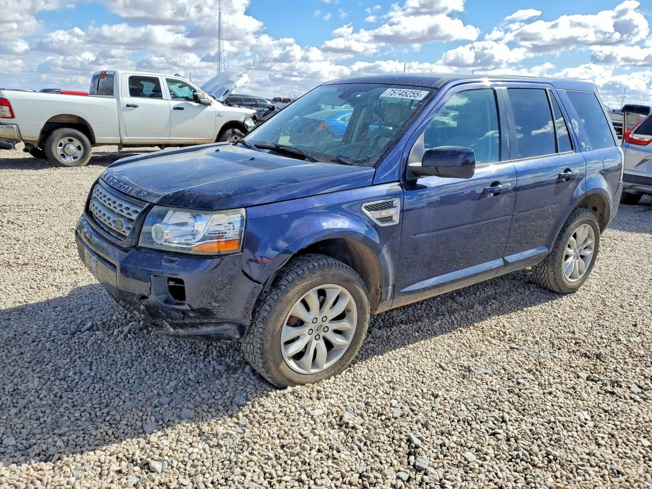 2015 Land Rover LR2 HSE, VIN SALFR2BG4FH428355 — Front end