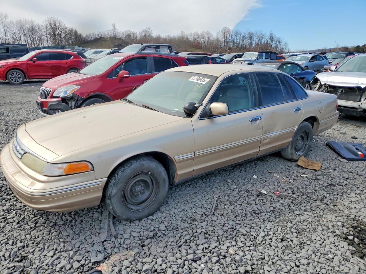 1996 Ford Crown Victoria, VIN 2FALP73W5TX187510 — Side