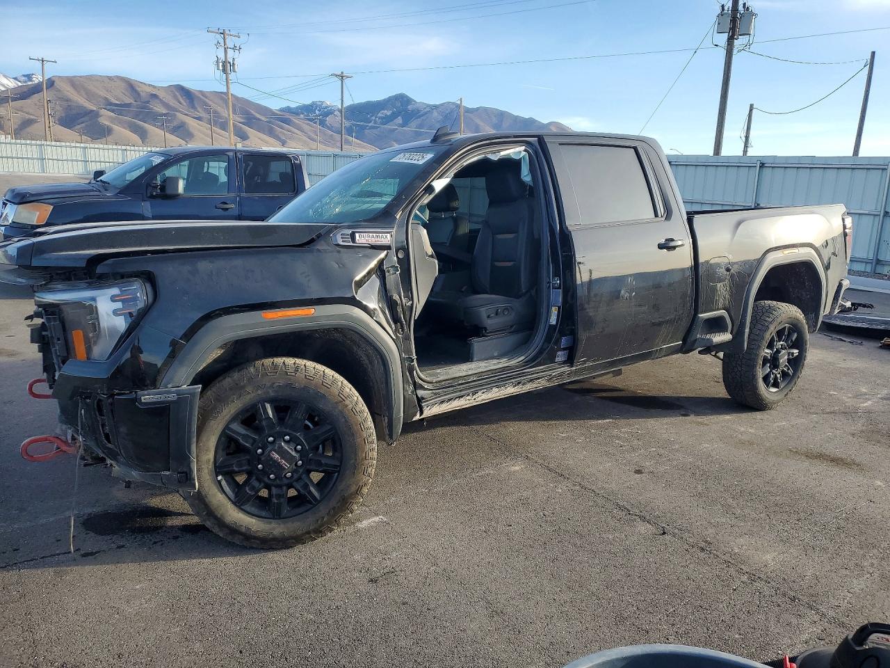 2025 GMC Sierra 2500HD AT4, VIN 1GT4UPEYXSF326112 — Front end