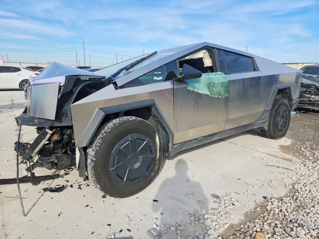 2025 Tesla Cybertruck, VIN 7G2CEHED2SA081123 — Auction photo