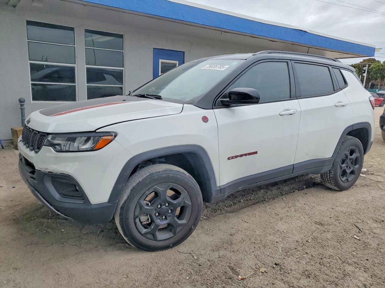 2023 Jeep Compass Trailhawk, VIN 3C4NJDDN3PT513790 — Front end