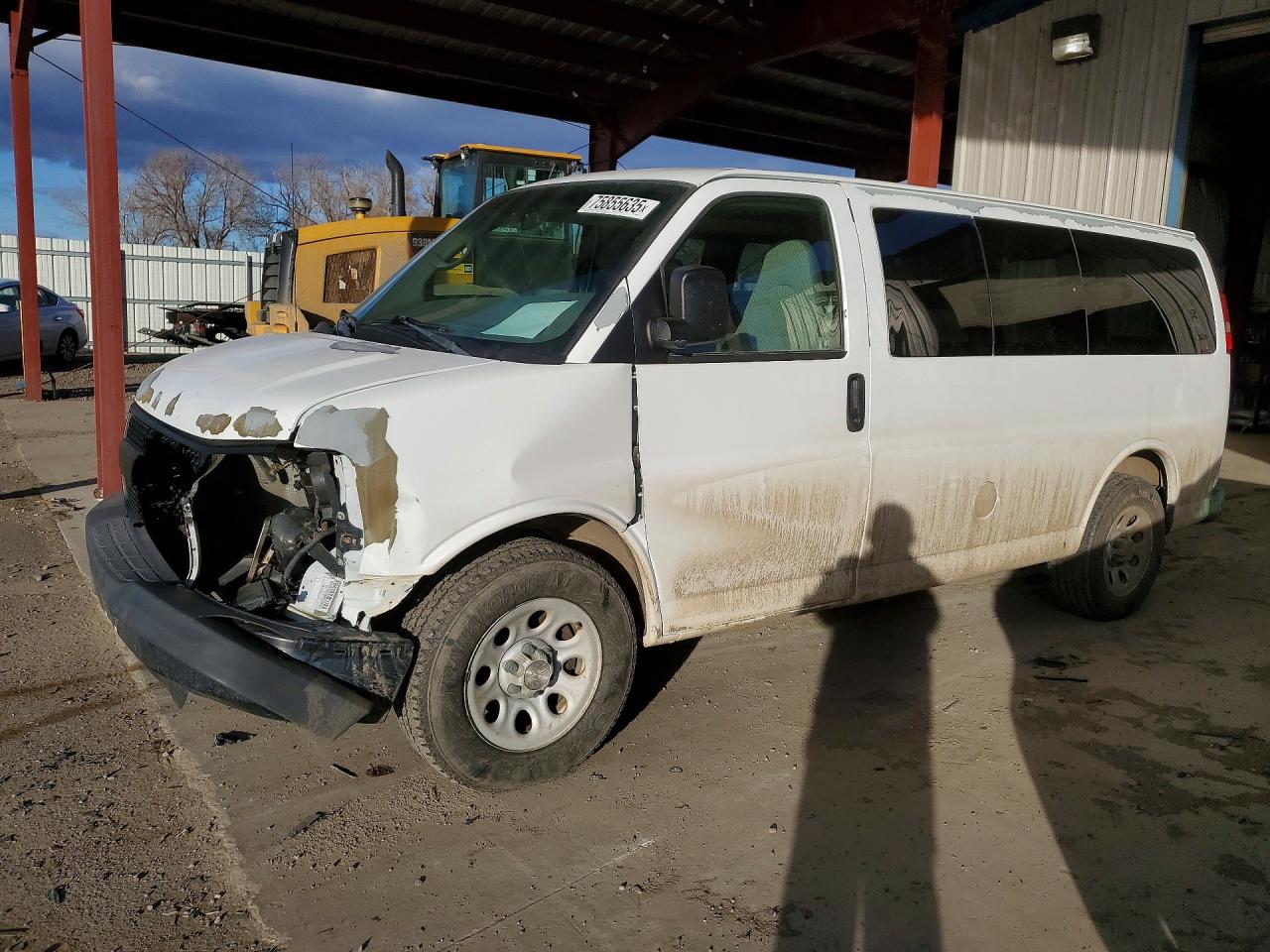 2009 Chevrolet Express, VIN 1GNFH154191146068 — Front end