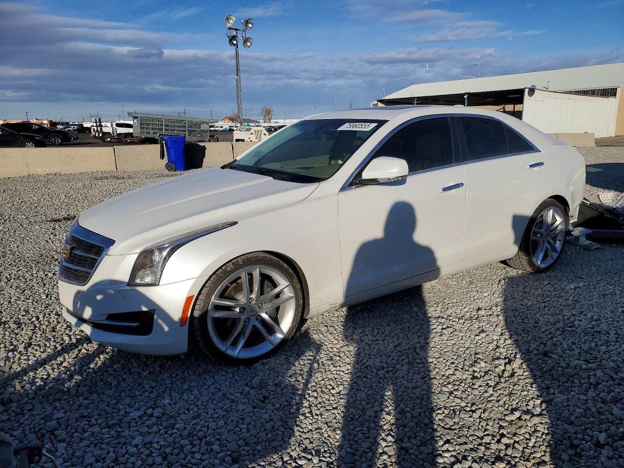 2015 Cadillac ATS Luxury RWD, VIN 1G6AB5RX5F0125356 — Зад