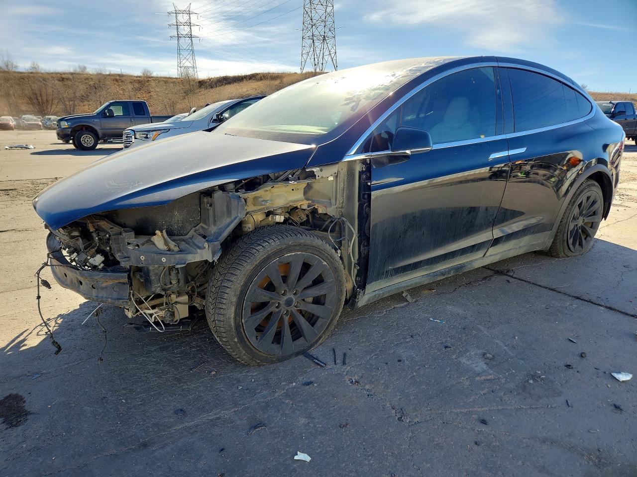 2019 Tesla Model X 75D, VIN 5YJXCDE22KF180691 — Front end