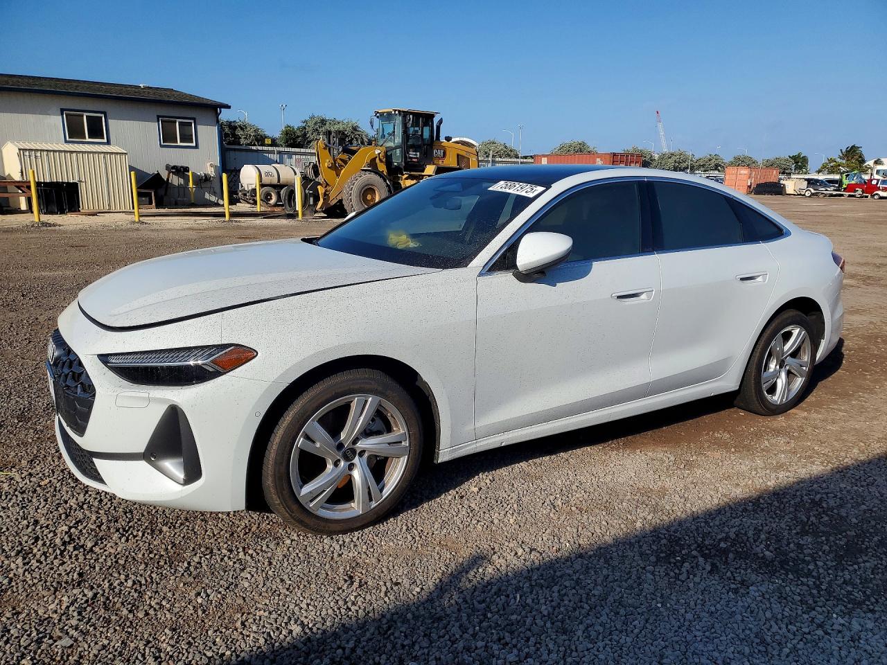 2025 Audi A5 Premium Plus, VIN WAU2BCFU3SN044396 — Пожар в салоне