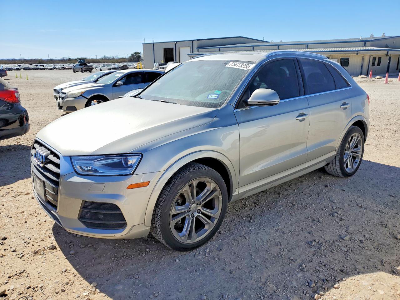 2016 Audi Q3 Premium Plus, VIN WA1BFCFS5GR014025 — Minor dents and scratches