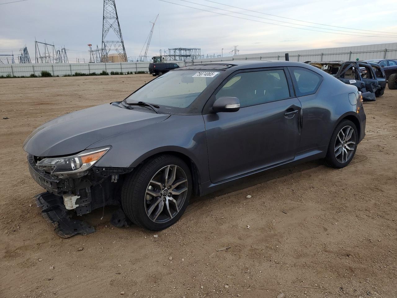 2015 Scion tC, VIN JTKJF5C76FJ010648 — Front end