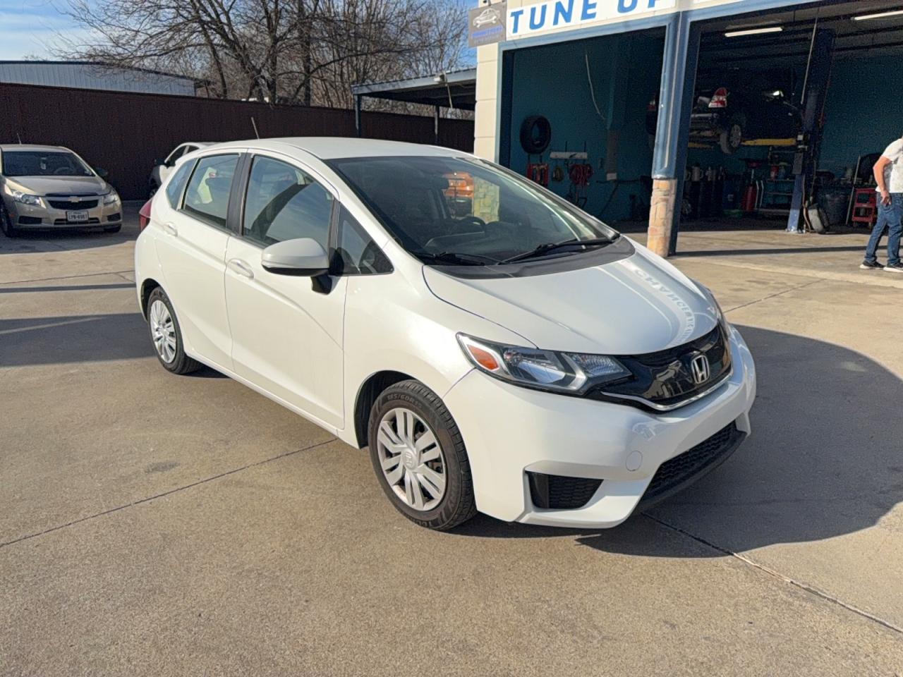 2016 Honda Fit LX, VIN JHMGK5H5XGX018043 — Prior damage history