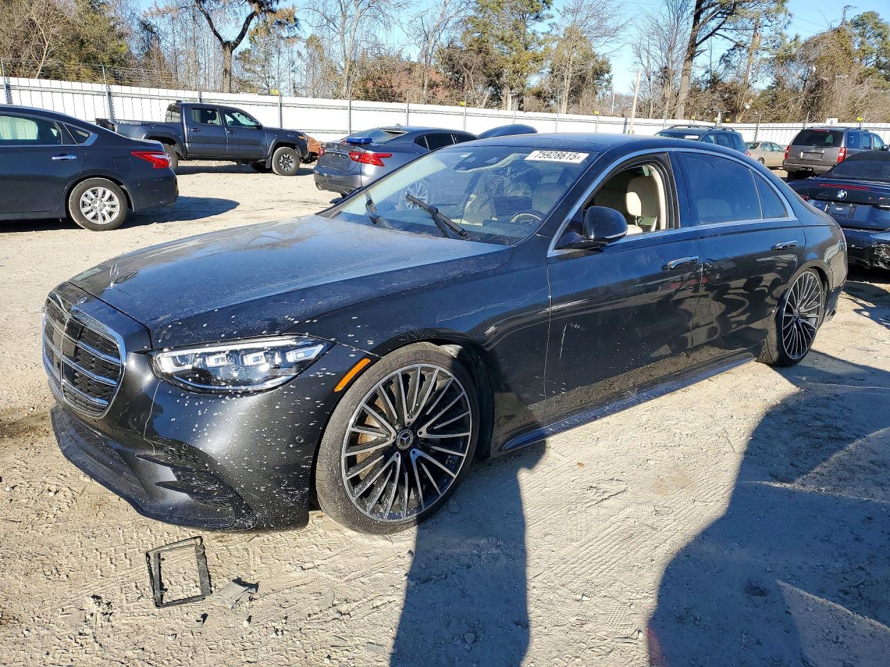 2022 Mercedes-Benz S 580, VIN W1K6G7GB2NA121187 — Vandalism
