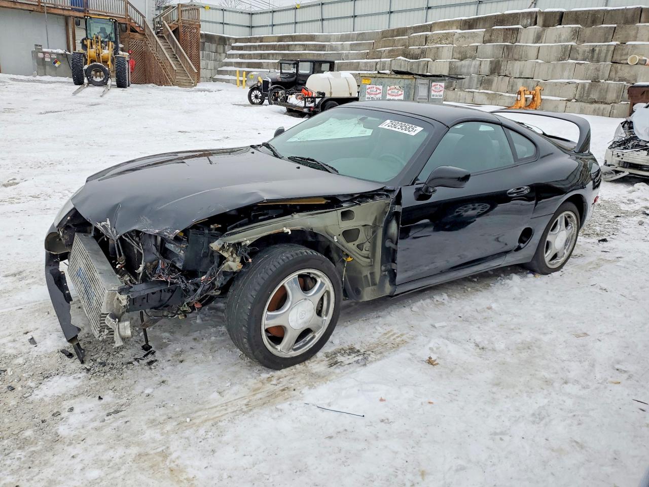 1997 Toyota Supra, VIN JT2DE82A5V0038783 — Front end