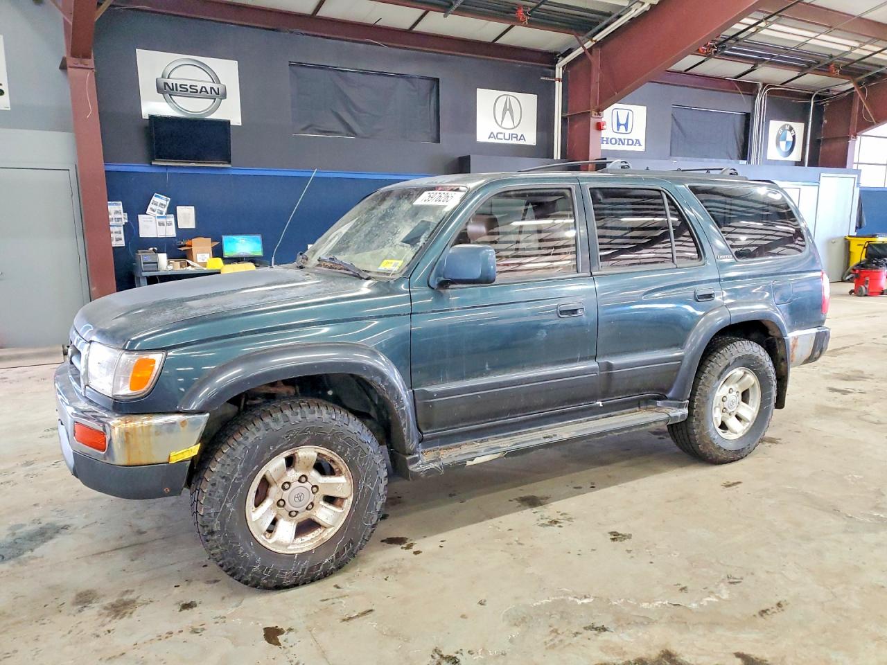 1997 Toyota 4Runner Limited, VIN JT3HN87R5V9005676 — Rear end