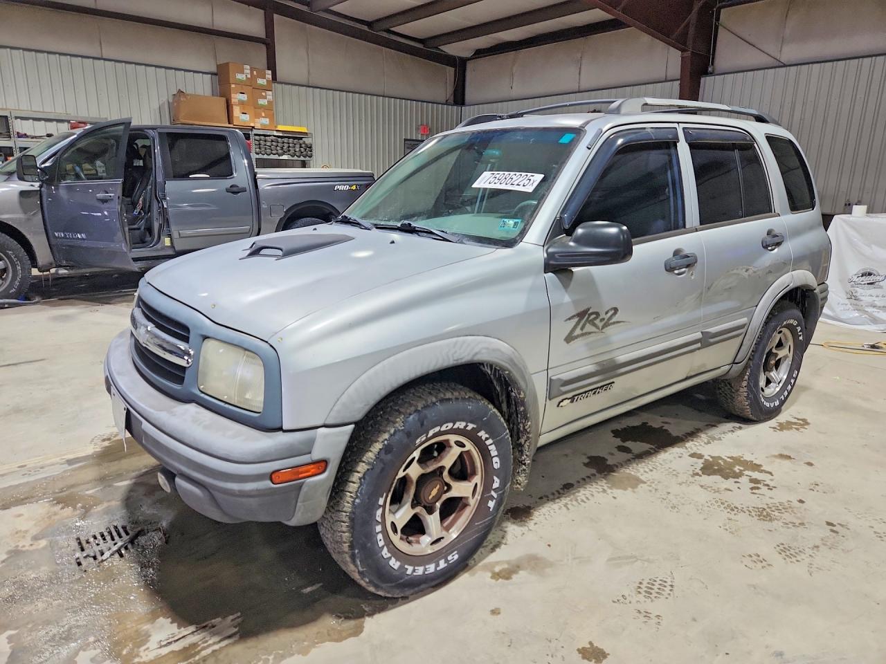 2001 Chevrolet Tracker ZR2, VIN 2CNBJ734716951569 — Мелкие вмятины и царапины